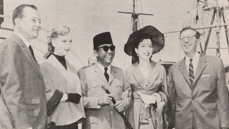 Kemesraan Sukarno dengan Hollywood dan Politik Film AS di Indonesia Kemesraan Sukarno dengan Hollywood dan Politik Film AS di Indonesia