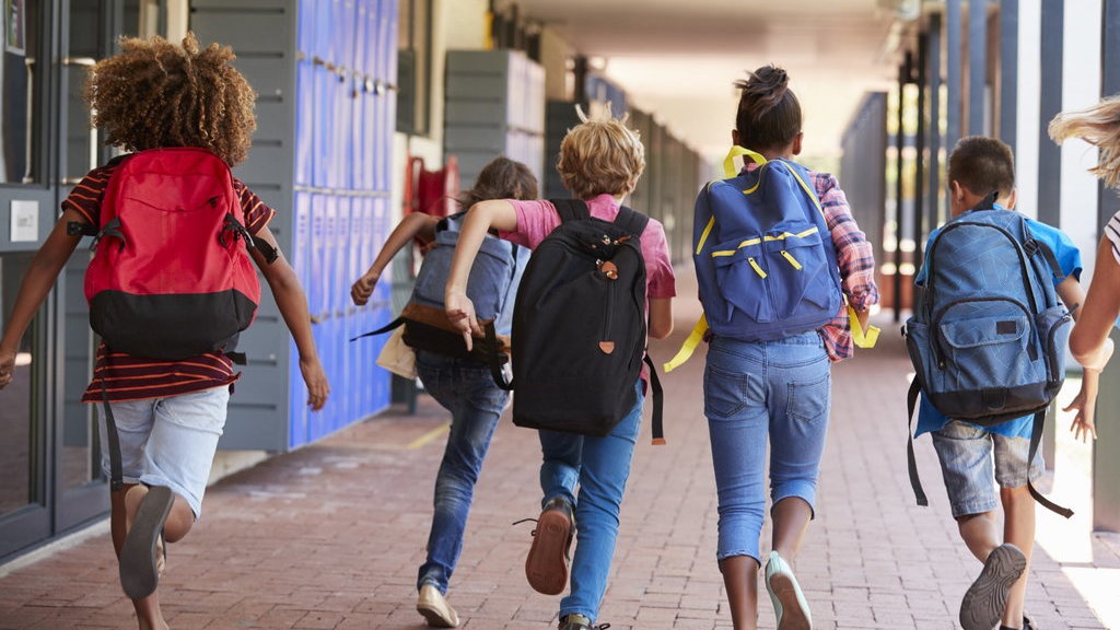 Ransel Anak Terlalu Berat: Bahaya Cedera dan Pengaruhi Postur Tubuh