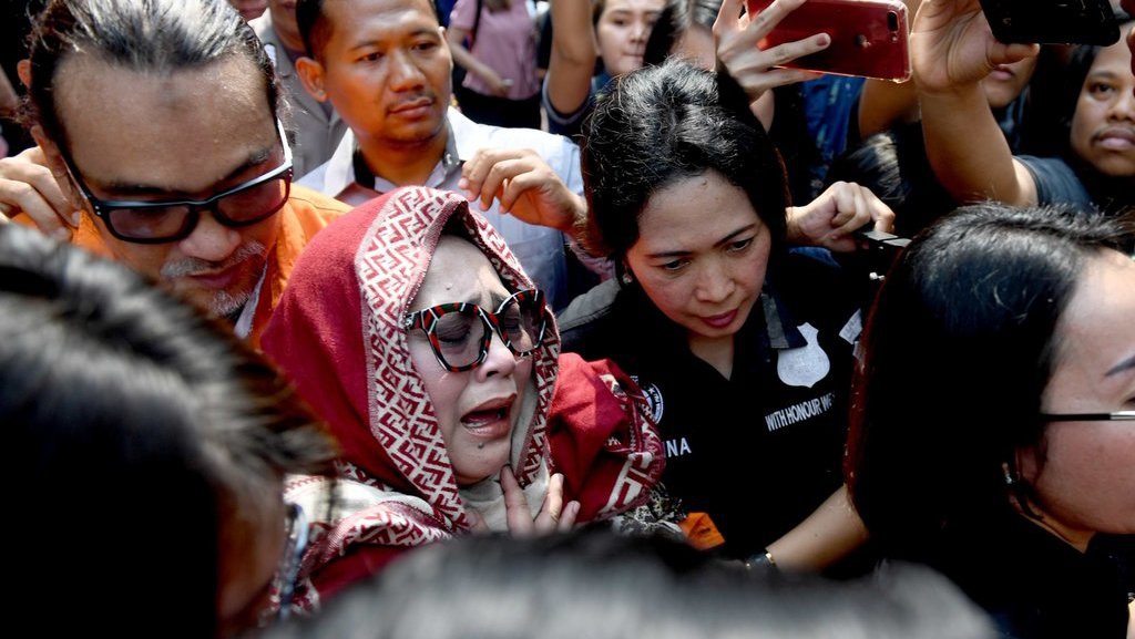 Melindungi Anak yang Dirisak karena Orangtuanya