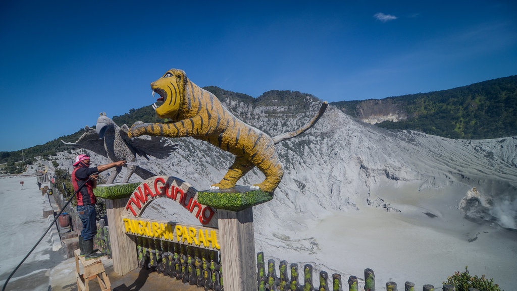 Letusan Tangkuban Parahu dan Mitos Gunung dalam Kosmologi Sunda
