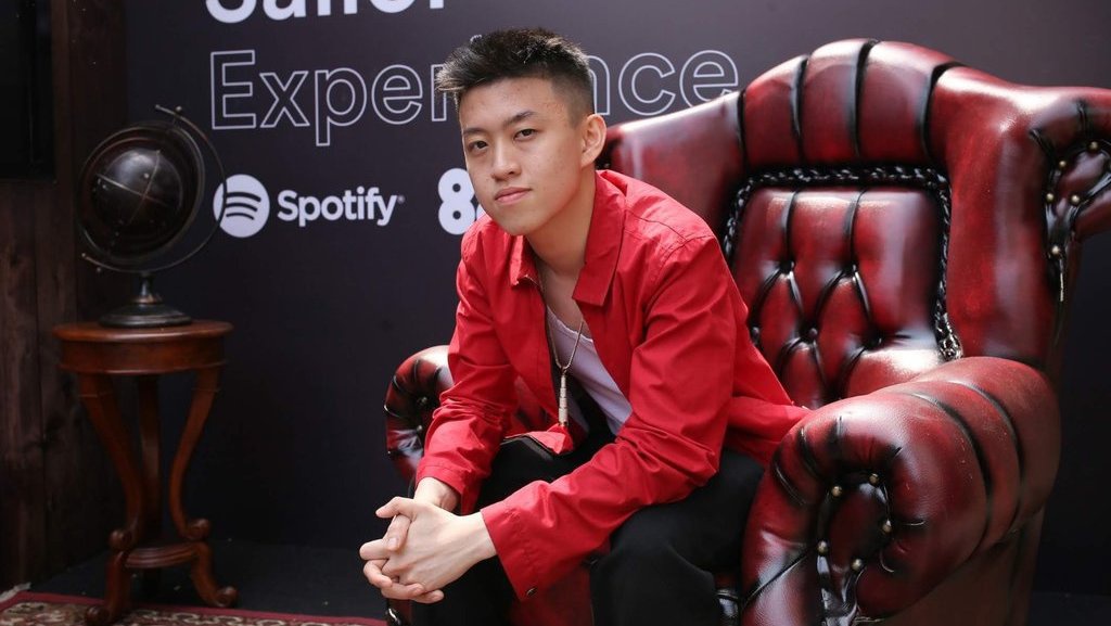 Puncak HUT ke-495 Jakarta di JIS Undang Rich Brian & Niki Puncak HUT ke-495 Jakarta di JIS Undang Rich Brian & Niki