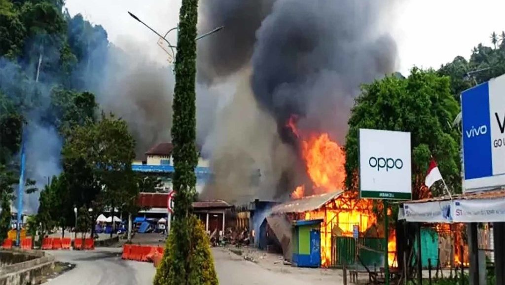 Fakfak Memanas, Kominfo Terapkan Pelambatan Akses Internet Fakfak Memanas, Kominfo Terapkan Pelambatan Akses Internet