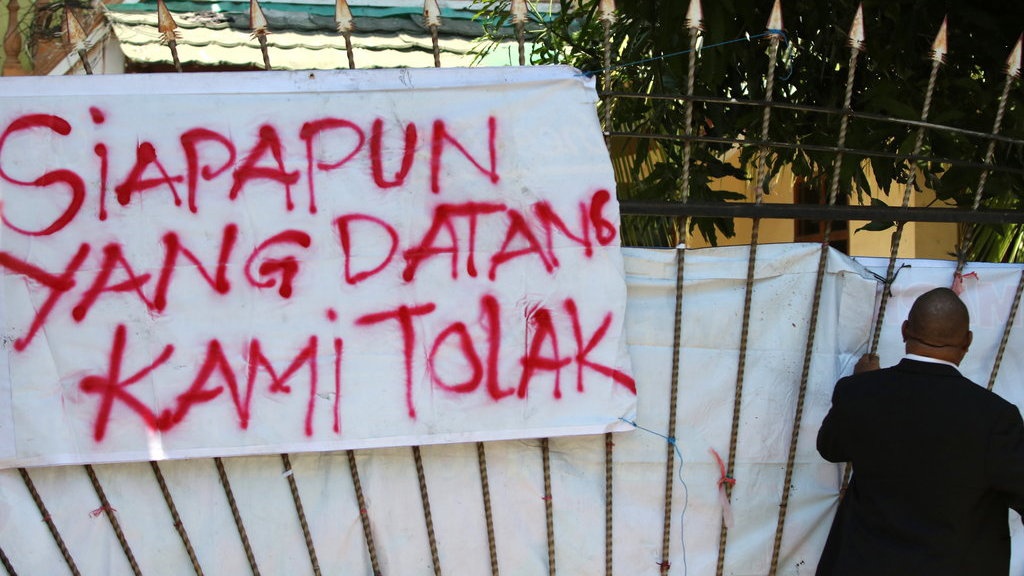 Asrama Mahasiswa Papua di Surabaya Dilempari Karung Berisi Ular Asrama Mahasiswa Papua di Surabaya Dilempari Karung Berisi Ular