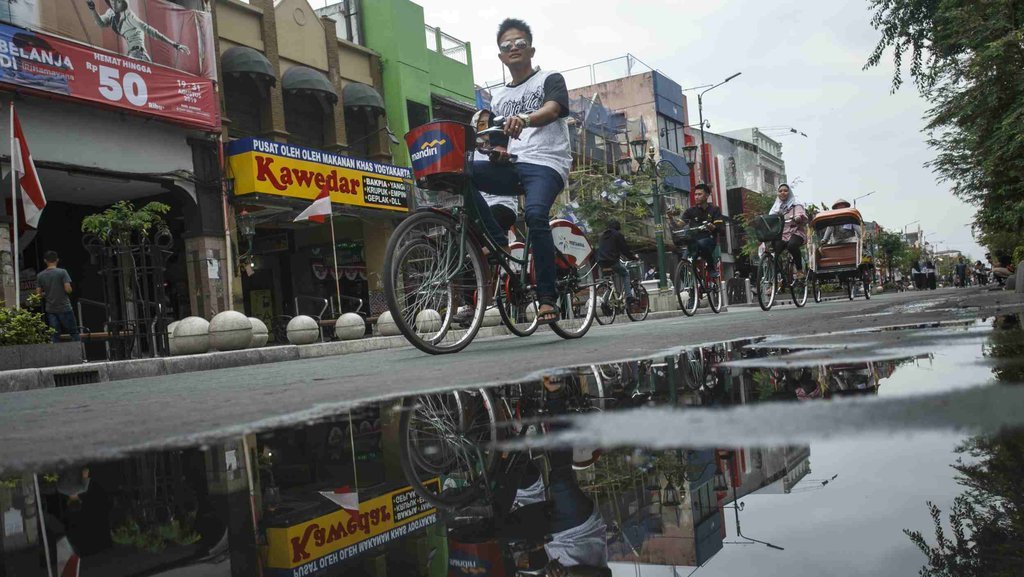 DIY Kewalahan Menangani Pasien COVID-19 dan Pariwisata Dibuka Lebar DIY Kewalahan Menangani Pasien COVID-19 dan Pariwisata Dibuka Lebar