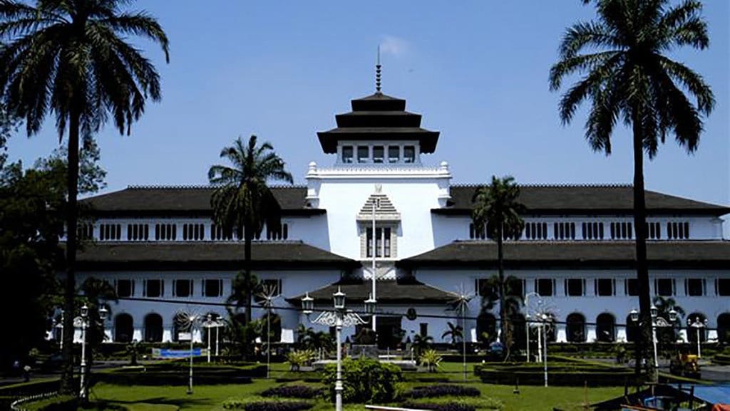 Profil Gedung Sate: Sejarah Berdirinya, Lokasi dan Wisata Museum Profil Gedung Sate: Sejarah Berdirinya, Lokasi dan Wisata Museum