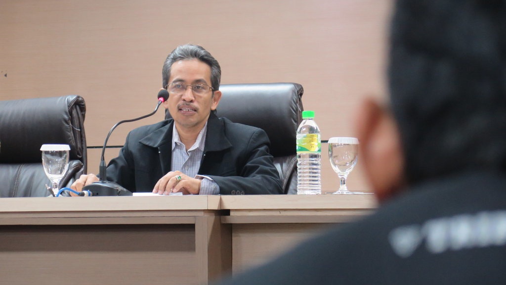 Abdul Aziz Tunduk Aturan Akademik, Tak Ada Tekanan Revisi Disertasi Abdul Aziz Tunduk Aturan Akademik, Tak Ada Tekanan Revisi Disertasi