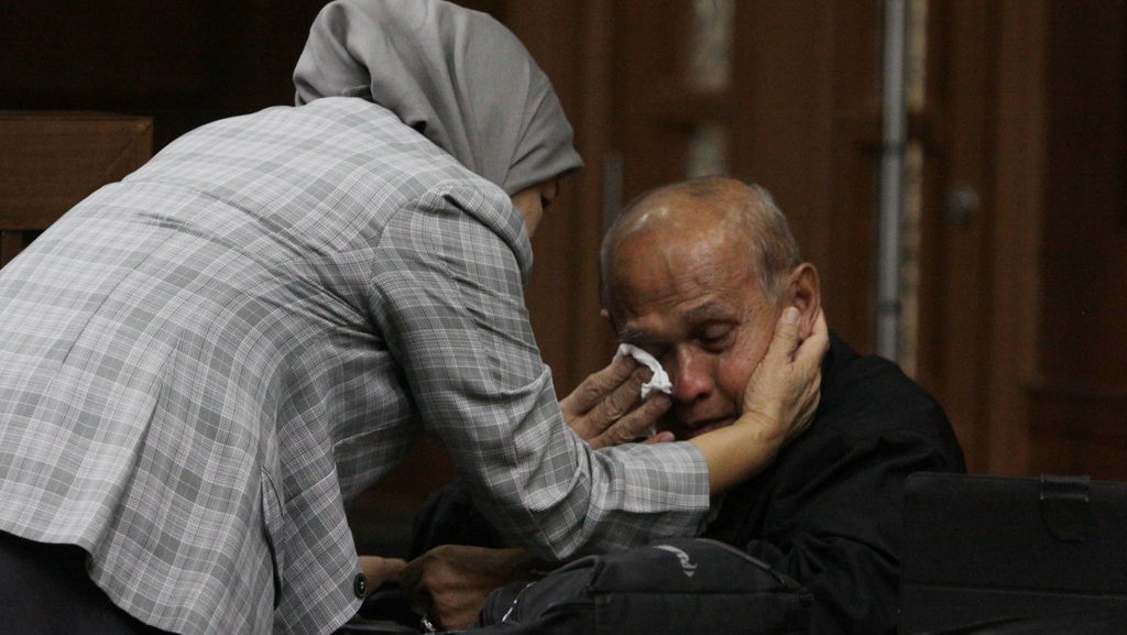 Kivlan Zen Dirawat Di RSPAD Gatot Soebroto karena Sakit Paru-Paru Kivlan Zen Dirawat Di RSPAD Gatot Soebroto karena Sakit Paru-Paru