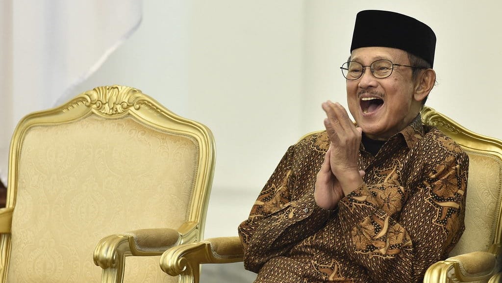 Bagaimana Habibie Kendalikan Dolar dari Rp16.800 ke Rp7.500 Bagaimana Habibie Kendalikan Dolar dari Rp16.800 ke Rp7.500