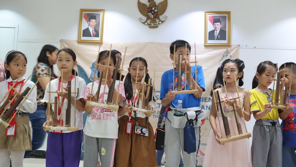Mengenal Simbol Seni Karawitan & Alat Musiknya: Ada Angklung-Kecapi Mengenal Simbol Seni Karawitan & Alat Musiknya: Ada Angklung-Kecapi