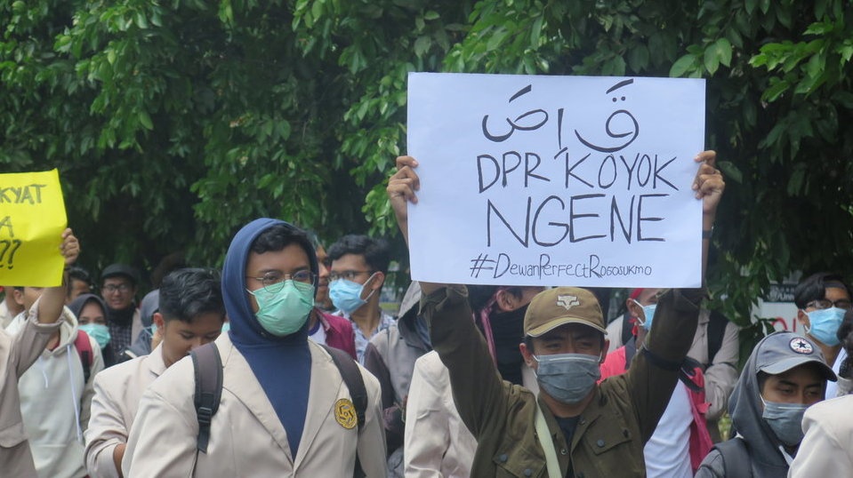 Alasan Dosen UMY Tetap Ikut Demo Dukung Aksi #GejayanMemanggil2 Alasan Dosen UMY Tetap Ikut Demo Dukung Aksi #GejayanMemanggil2