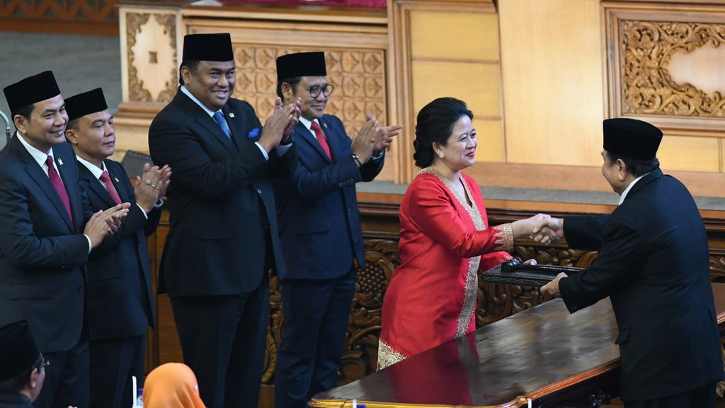 Puan Maharani Janji Tak Antikritik Usai Dilantik Jadi Ketua DPR Puan Maharani Janji Tak Antikritik Usai Dilantik Jadi Ketua DPR