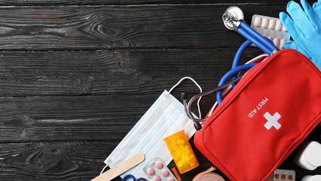 Daftar Obat dan Alat Kesehatan yang Sebaiknya Ada di Rumah Daftar Obat dan Alat Kesehatan yang Sebaiknya Ada di Rumah