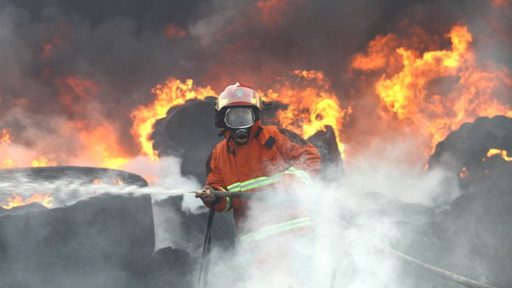 Pendemo Desak Penuntasan Karhutla & Tak Kriminalisasi Warga Papua