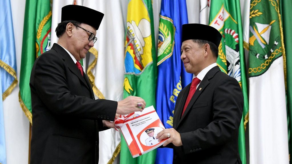 Mendagri Tito Jadi MenPAN-RB Ad-Interim Gantikan Mahfud MD