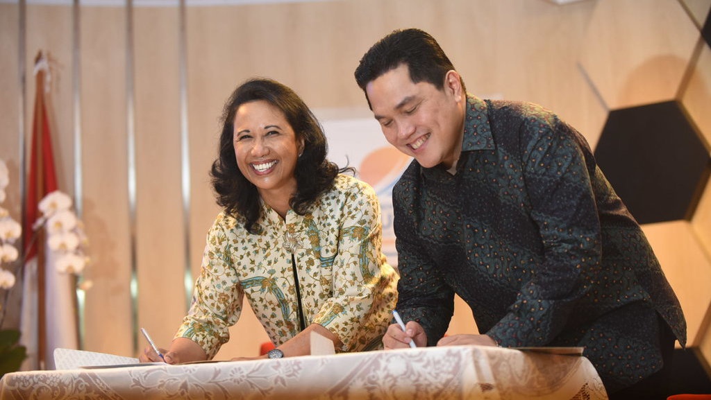 Konglomerat dan Jajaran Dirut BUMN Hadiri Sertijab Erick Thohir Konglomerat dan Jajaran Dirut BUMN Hadiri Sertijab Erick Thohir