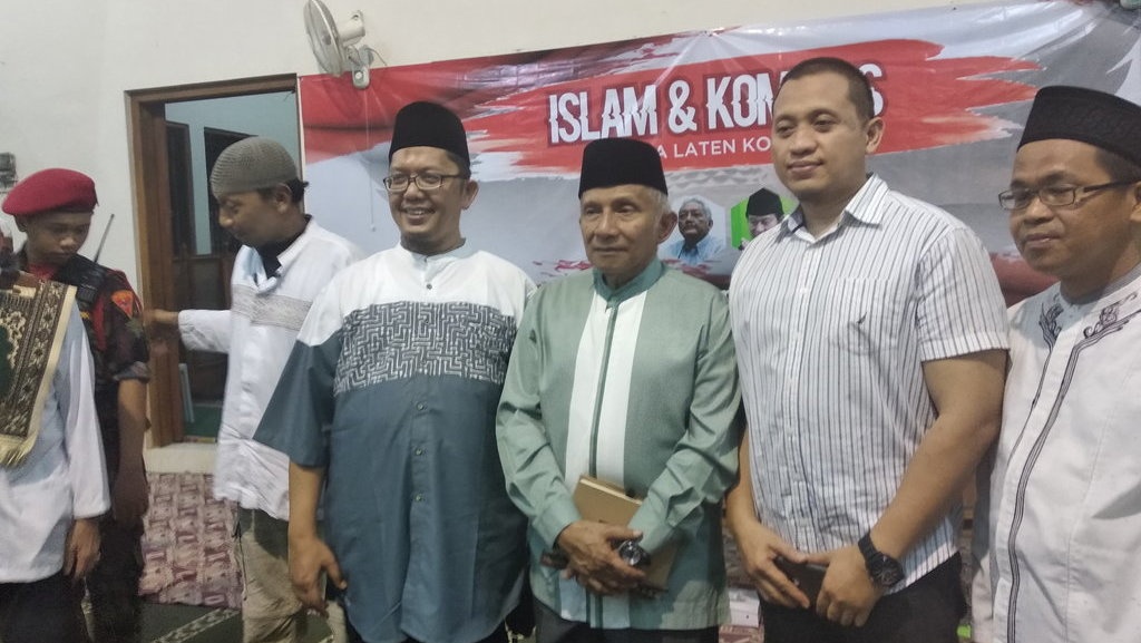 Komentar Amien Rais ke Kabinet Jokowi: Jangan Dikritik Dulu Komentar Amien Rais ke Kabinet Jokowi: Jangan Dikritik Dulu