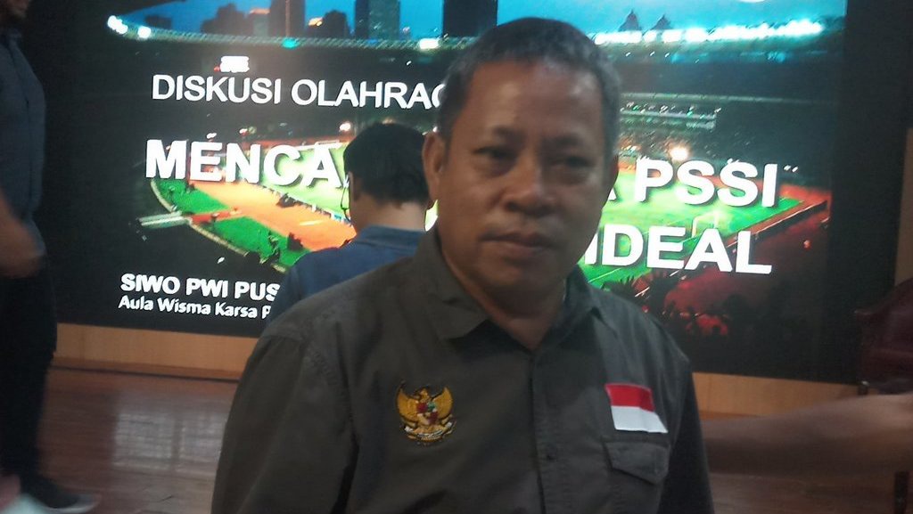 Caketum PSSI Sarman: Timnas Tak Perlu Naturalisasi & Pelatih Asing Caketum PSSI Sarman: Timnas Tak Perlu Naturalisasi & Pelatih Asing