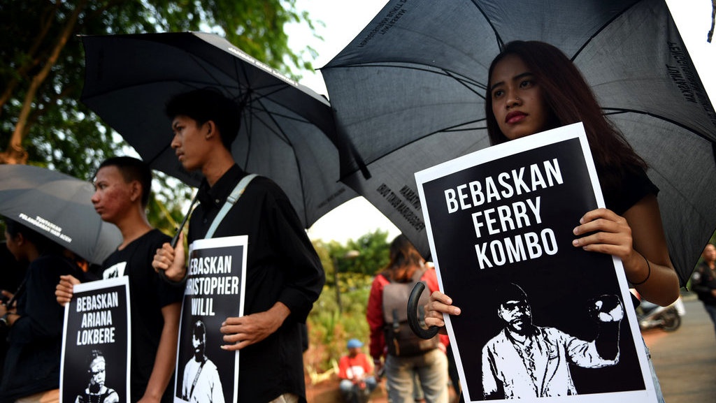 Aksi Kamisan Menuntut Pembebasan Aktivis Papua Aksi Kamisan Menuntut Pembebasan Aktivis Papua