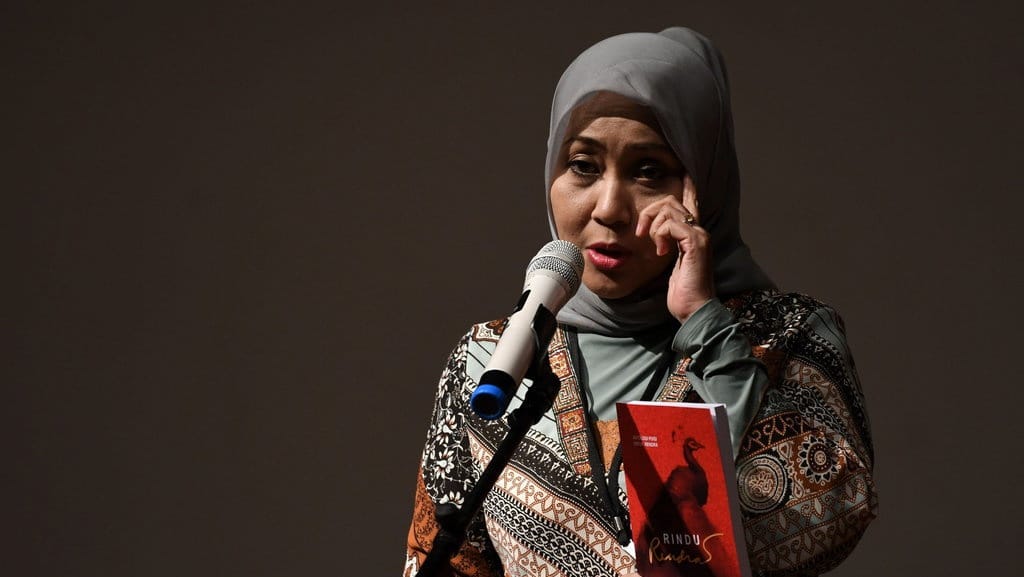 Jenis-Jenis Kritik Sastra: Berdasarkan Bentuk hingga Orientasi Jenis-Jenis Kritik Sastra: Berdasarkan Bentuk hingga Orientasi