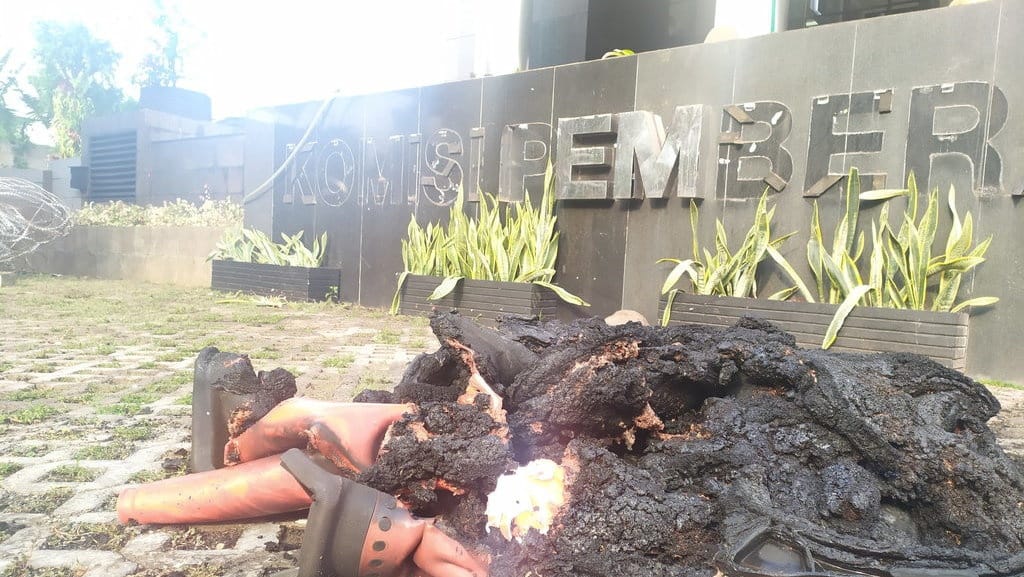 Usai Berseteru dengan Polisi di PTIK, GMBI Bikin Onar di Depan KPK Usai Berseteru dengan Polisi di PTIK, GMBI Bikin Onar di Depan KPK