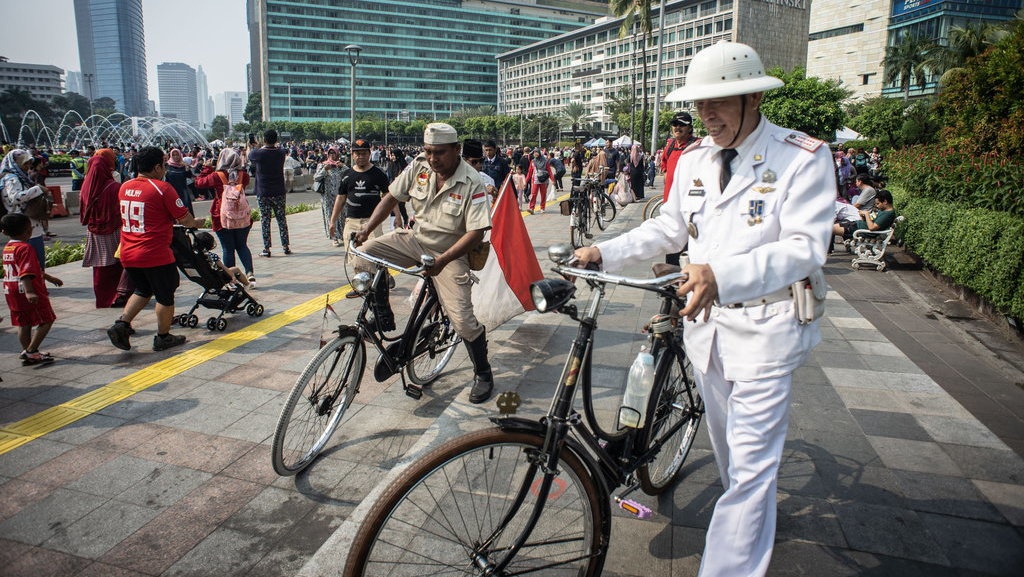 Ide Baju untuk Upacara Bendera Hari Pahlawan 10 November Ide Baju untuk Upacara Bendera Hari Pahlawan 10 November