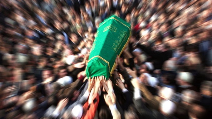 Tata Cara Mengkafani Jenazah Laki-Laki dan Perempuan dalam Islam Tata Cara Mengkafani Jenazah Laki-Laki dan Perempuan dalam Islam