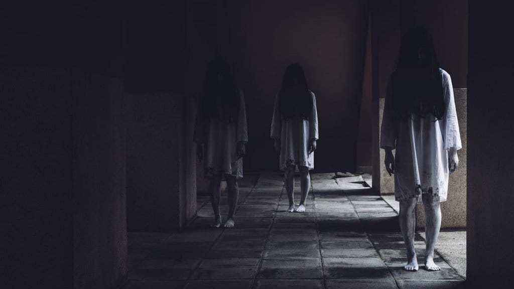 Keluarga Tak Kasat Mata dan Mengapa Orang Suka Nonton Horor?