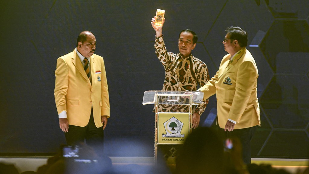 Airlangga akan Dibantu Empat Orang Susun Pengurus Golkar 2019-2024 Airlangga akan Dibantu Empat Orang Susun Pengurus Golkar 2019-2024