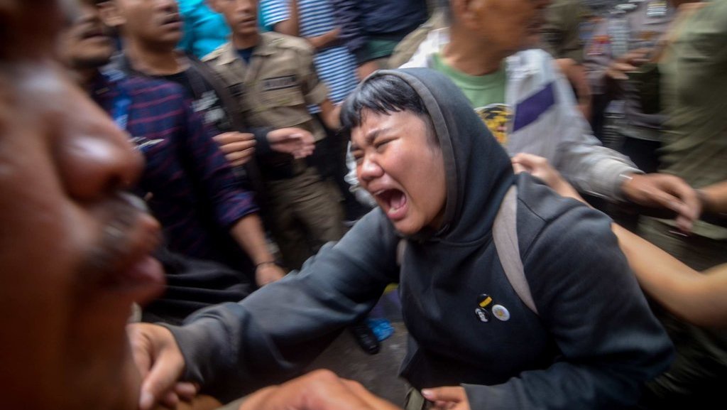 DPR Soroti Kekerasan Aparat saat Penggusuran di Tamansari Bandung DPR Soroti Kekerasan Aparat saat Penggusuran di Tamansari Bandung