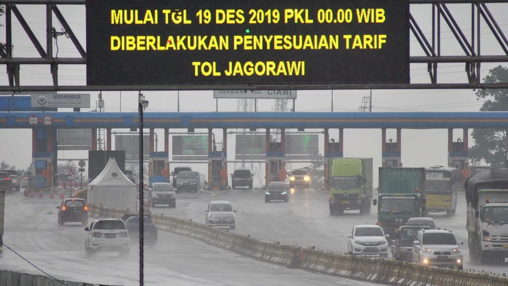 Jenazah di Tol Jagorawi Bernama Ujang Adiwijaya Asal Kota Depok Jenazah di Tol Jagorawi Bernama Ujang Adiwijaya Asal Kota Depok