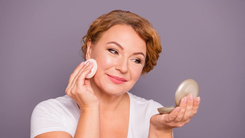 15 Rekomendasi Bedak untuk Kulit Kering dan Kusam Terbaik 15 Rekomendasi Bedak untuk Kulit Kering dan Kusam Terbaik