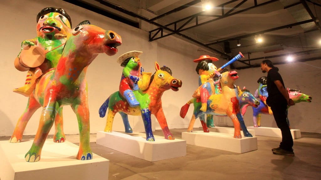 Pengertian Simbol dan Nilai Estetis dalam Karya Seni Rupa 3 Dimensi Pengertian Simbol dan Nilai Estetis dalam Karya Seni Rupa 3 Dimensi