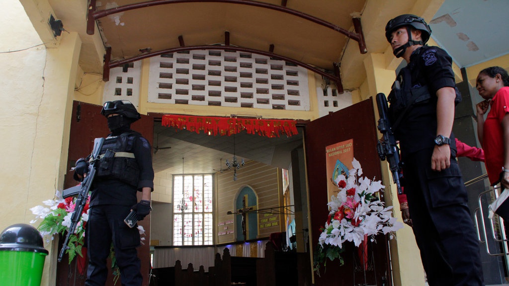 Pengamanan Natal & Tahun Baru 2022, Polri Kerahkan 44.582 Personel Pengamanan Natal & Tahun Baru 2022, Polri Kerahkan 44.582 Personel