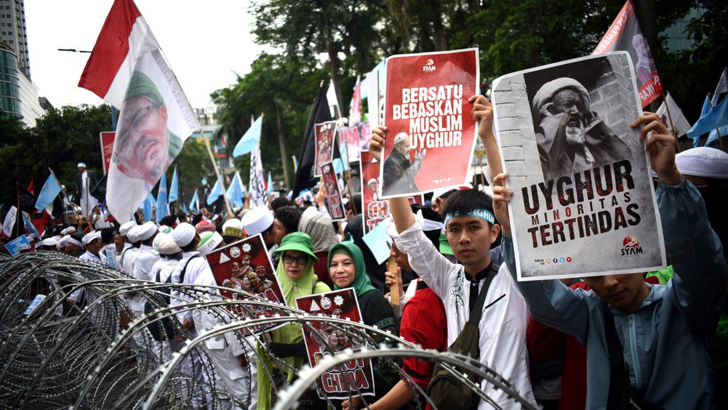 Aksi Bela Uighur di Depan Kedubes China Aksi Bela Uighur di Depan Kedubes China