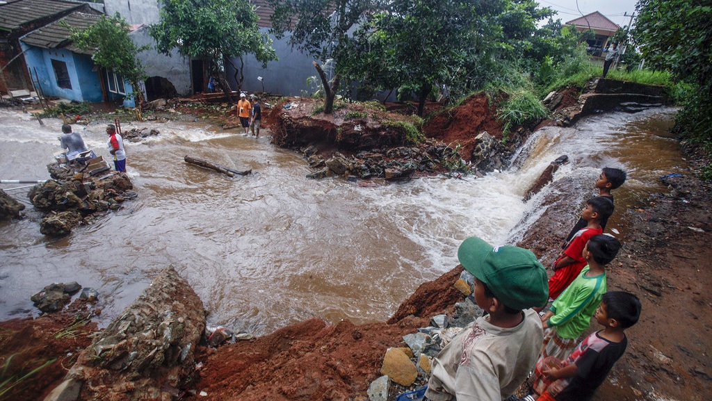 Tujuh Orang Meninggal Akibat Banjir dan Longsor di Jawa Barat