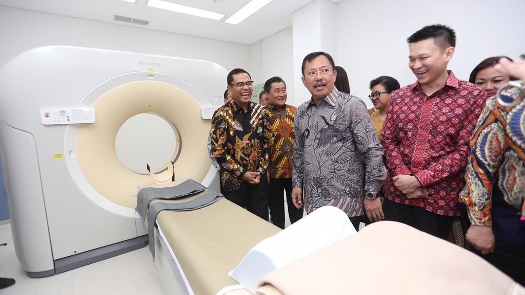 Menteri Kesehatan Meresmikan Eka Hospital Menteri Kesehatan Meresmikan Eka Hospital