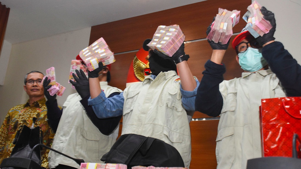 OTT Bupati Sidoarjo: KPK Paparkan Kronologi Penyitaan Rp1,8 Miliar