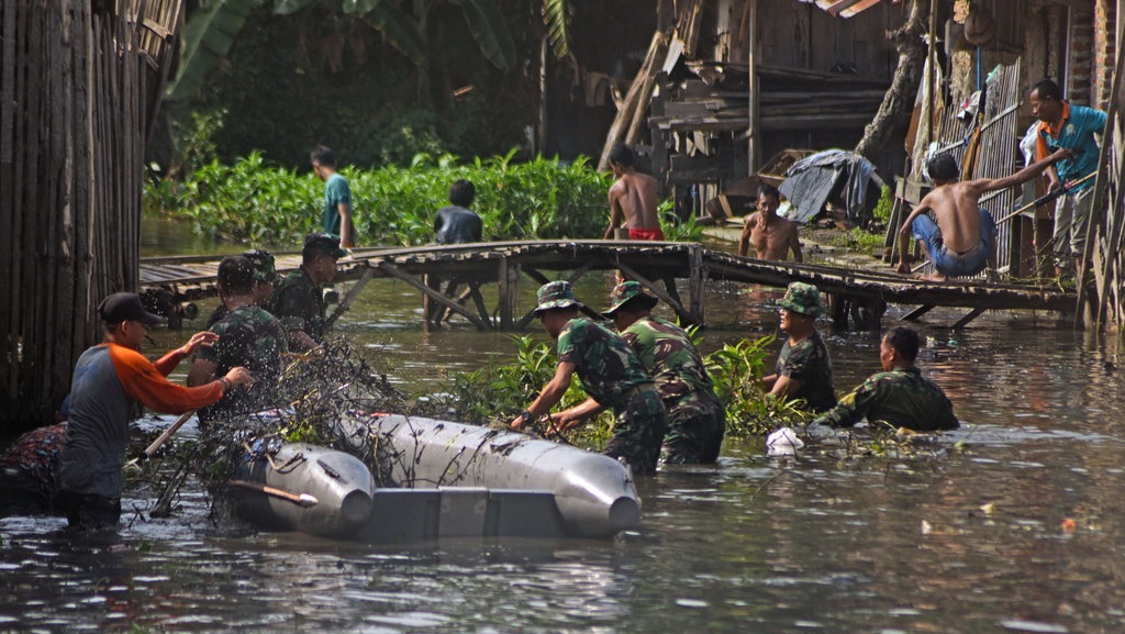 Keutamaan Tolong Menolong dalam Islam beserta Hadits dan Manfaat