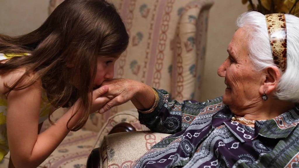 Norma Kesopanan: Pengertian, Tujuan, Sumber hingga Sanksinya Norma Kesopanan: Pengertian, Tujuan, Sumber hingga Sanksinya