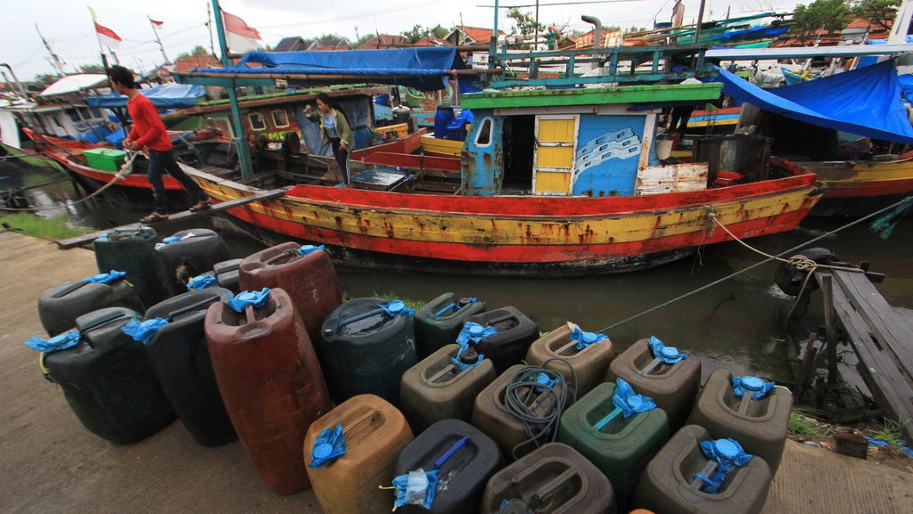 Jokowi Bantah Rencana Pembatasan BBM Bersubsidi Mulai 17 Agustus Jokowi Bantah Rencana Pembatasan BBM Bersubsidi Mulai 17 Agustus