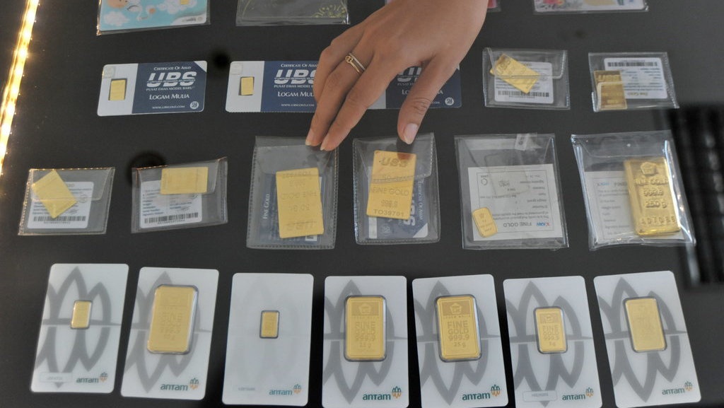 Apa Beda Emas Batangan dan Perhiasan untuk Berinvestasi?
