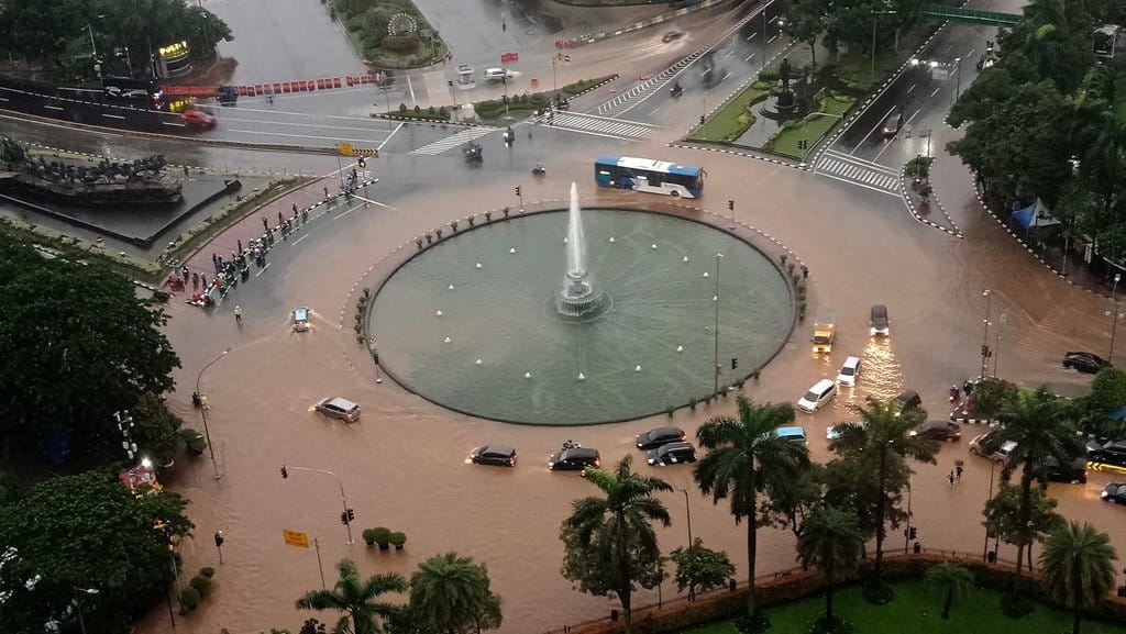 Banjir Jakarta: Update Tinggi Muka Air dari Katulampa hingga Karet