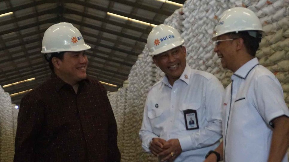 Imbau Warga Tak Panik, Erick: Beras Bulog Aman Hingga Lebaran