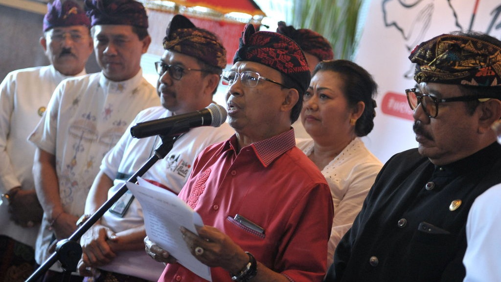 Suap-suapan Kader PDIP: Ketimbang Mengelak, Sebaiknya Minta Maaf