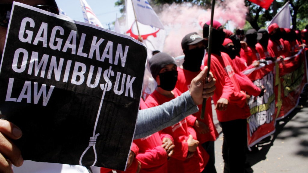 Buruh Kritik Nasdem yang Ngotot Bahas RUU Cilaka Saat Corona