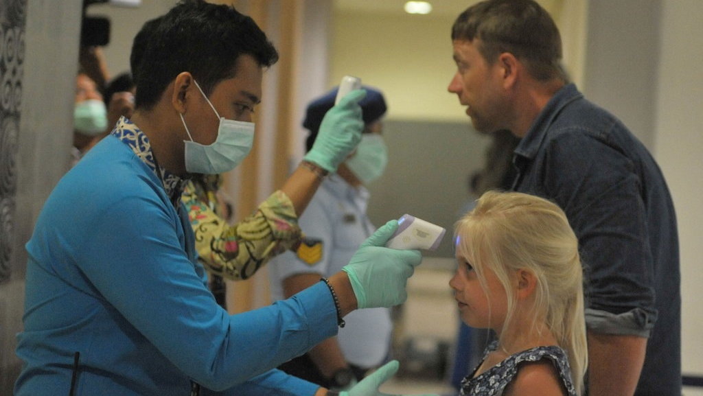 Tiket Pesawat Murah Jadi Biang COVID-19 Masif di Indonesia? Tiket Pesawat Murah Jadi Biang COVID-19 Masif di Indonesia?