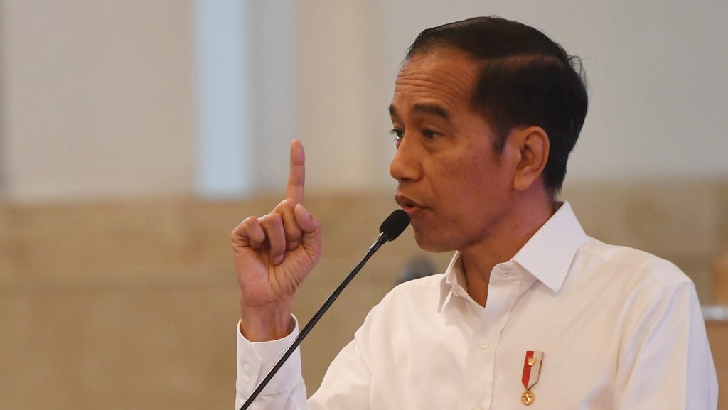 Jokowi Instruksikan Mensos Segera Distribusikan Paket Sembako Jokowi Instruksikan Mensos Segera Distribusikan Paket Sembako