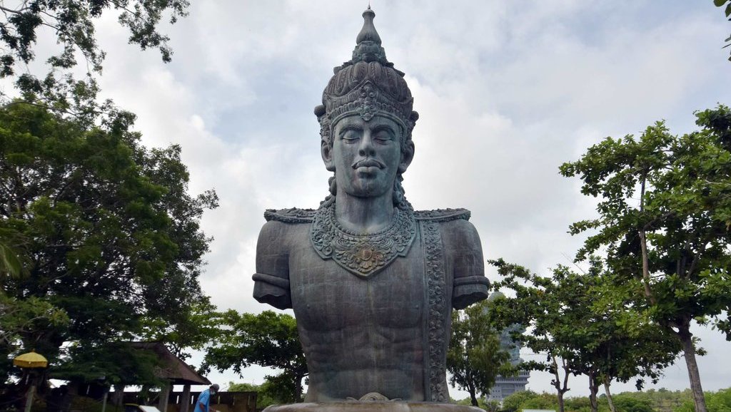 Jokowi Yakin COVID-19 Selesai Akhir Tahun & Pariwisata akan Booming Jokowi Yakin COVID-19 Selesai Akhir Tahun & Pariwisata akan Booming