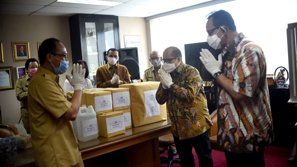 Penyerahan Bantuan PT Taspen untuk Dukcapil Kemendagri Penyerahan Bantuan PT Taspen untuk Dukcapil Kemendagri