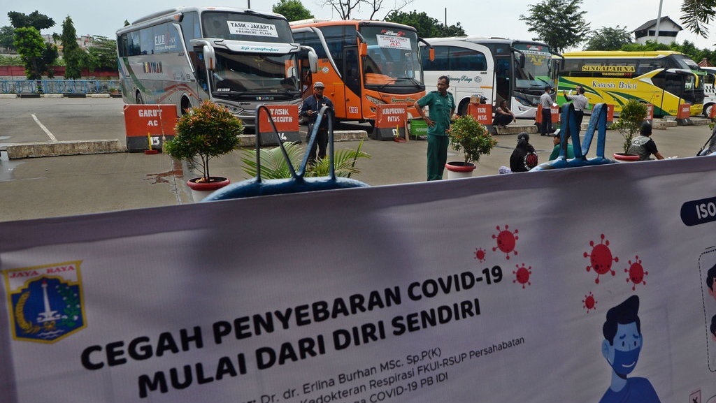 Polri Bantu Sopir & Kernet Terdampak COVID-19 Rp600 Ribu per Bulan